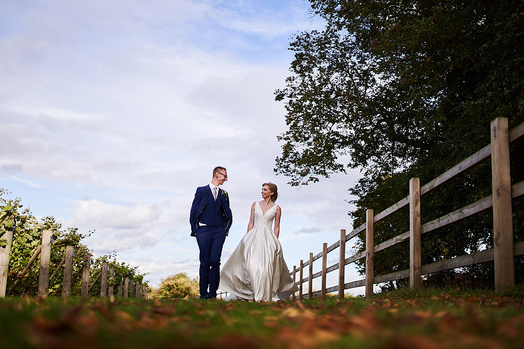 wedding couple at Kew Gardens